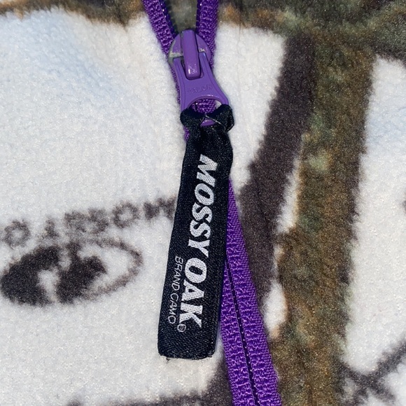 Purple and white mossy Oak fleece - Picture 2 of 5